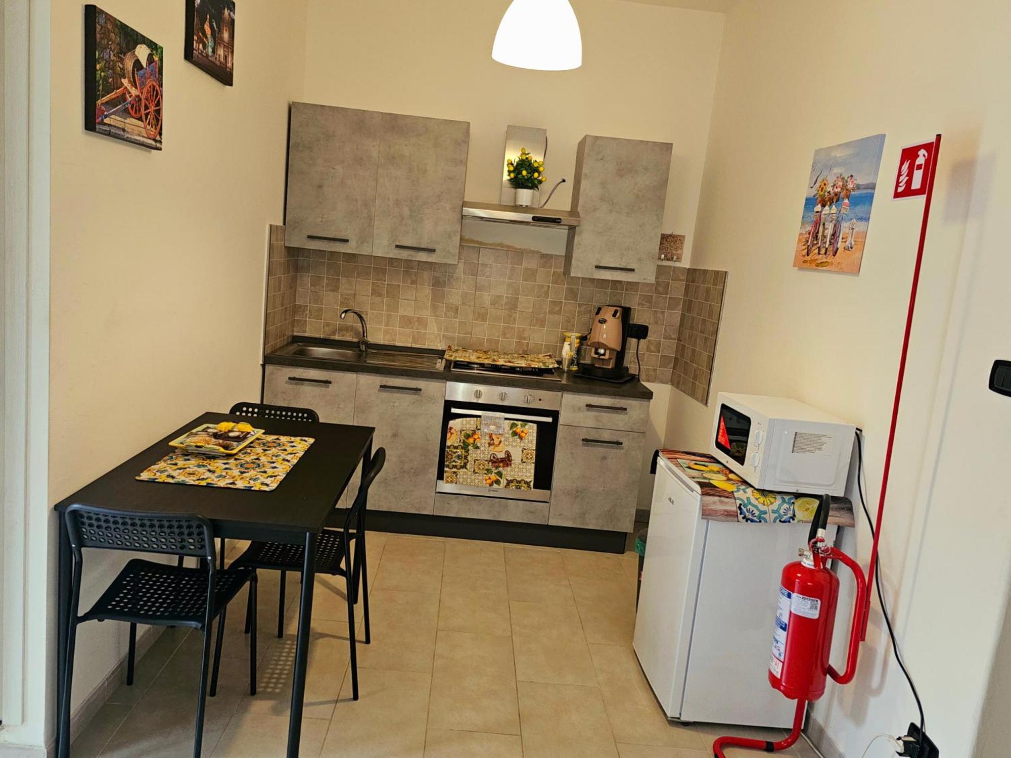 Anna's House Near Airport Appartement *